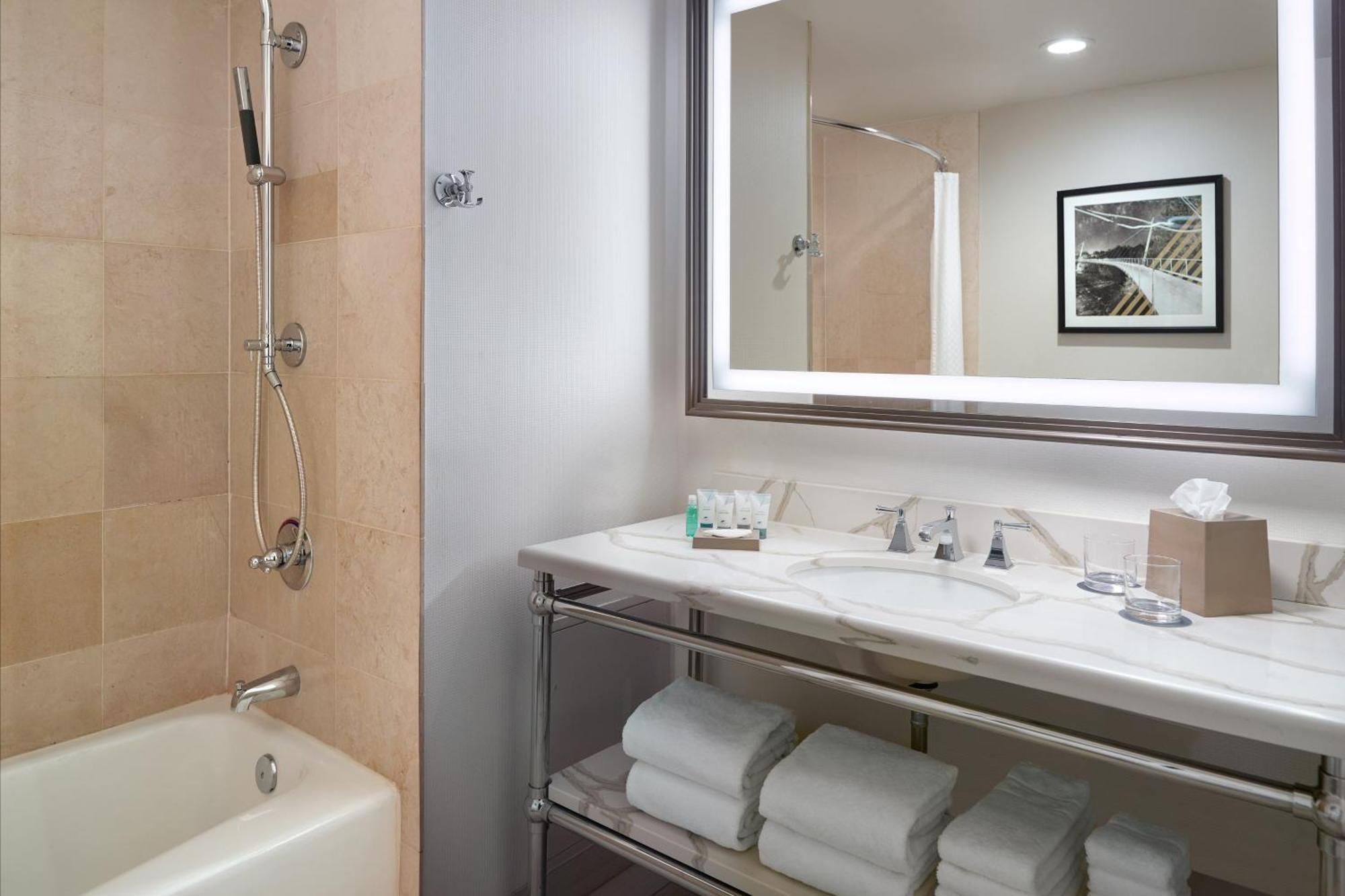 เดอะ เวสทิน พอยน์เซต กรีนวิลล์ Hotel ภายนอก รูปภาพ